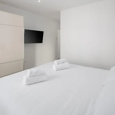 Lovely In With Heated Swimming Pool * Babici