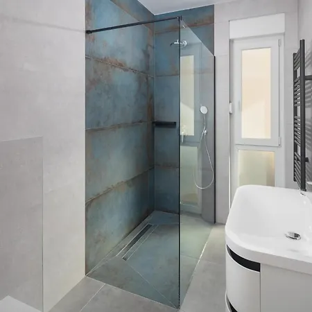 Lovely In With Heated Swimming Pool * Babici