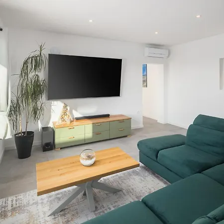 Holiday home Lovely In With Heated Swimming Pool Babici