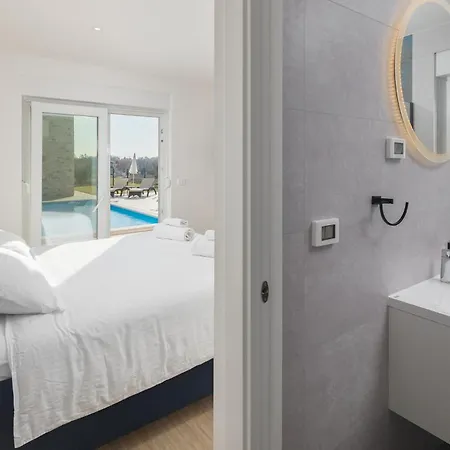 Holiday home Lovely In With Heated Swimming Pool Babici
