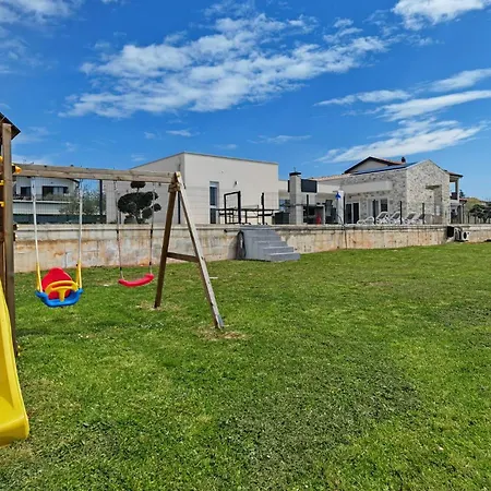 Front In Tatil Evi *